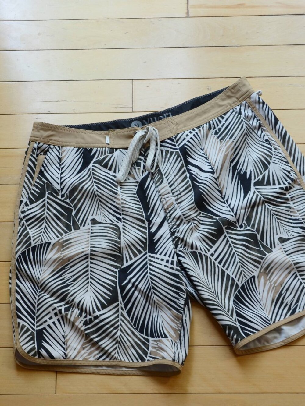 Vuori Cruise Board Shorts Size 34